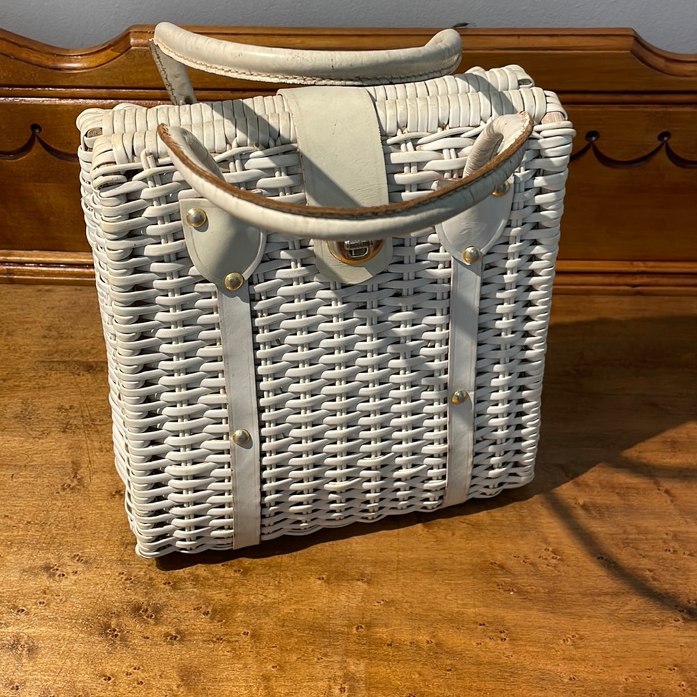Vintage wicker purse